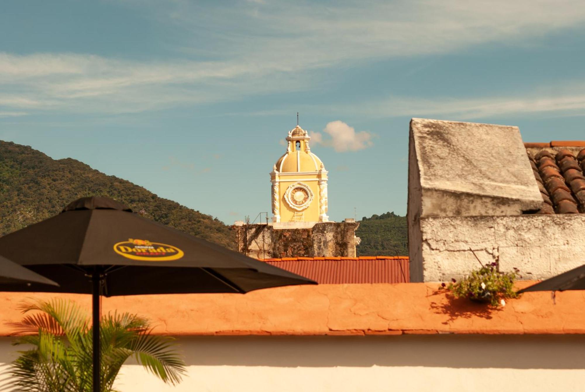 Kamazoztz Hostel And Travel Antigua Exterior photo