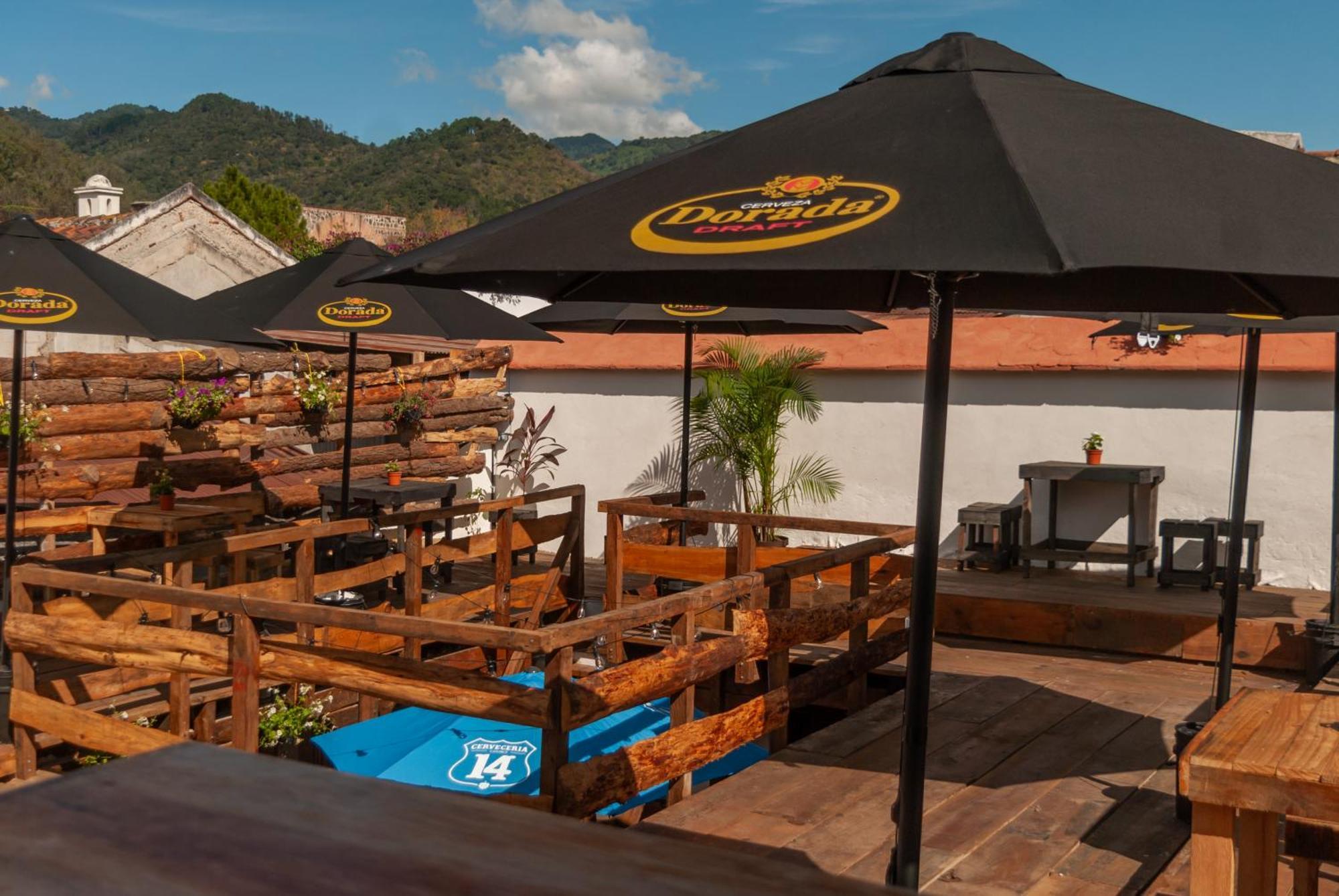 Kamazoztz Hostel And Travel Antigua Exterior photo
