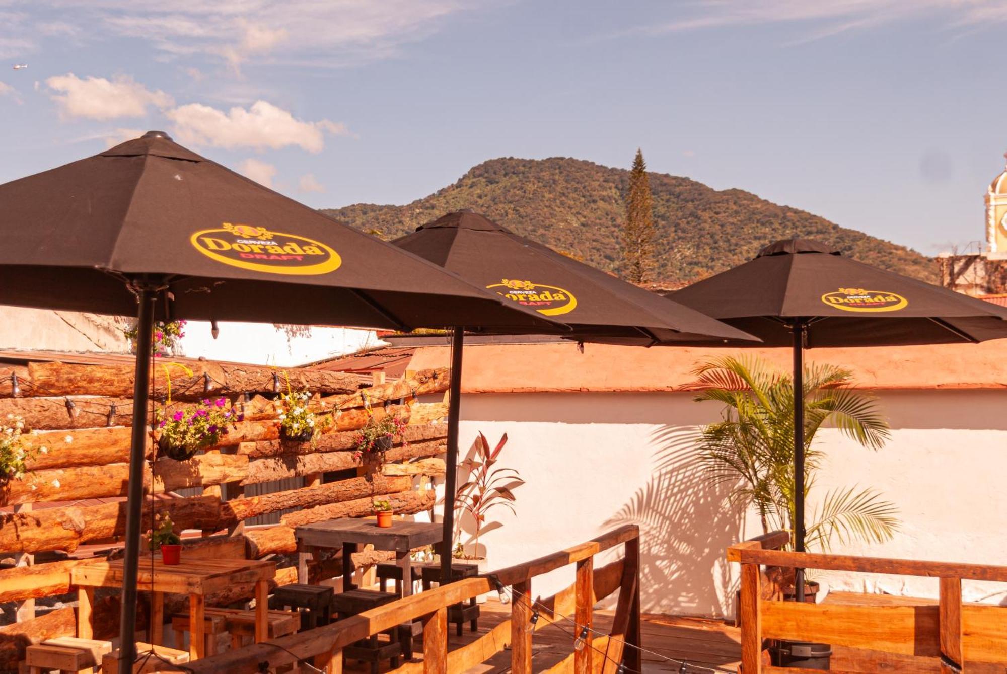 Kamazoztz Hostel And Travel Antigua Exterior photo