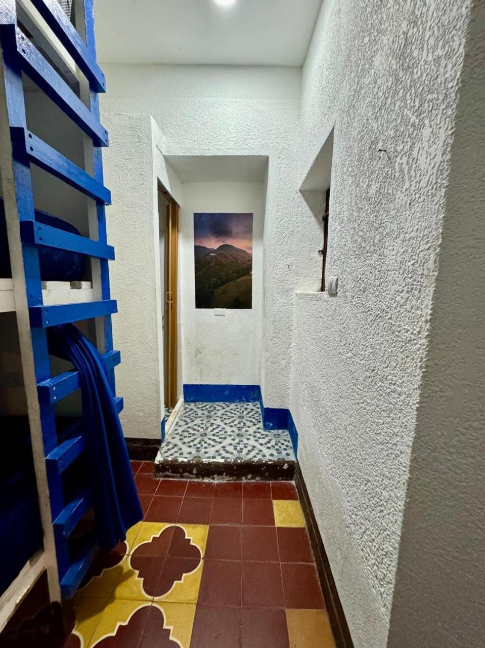 Kamazoztz Hostel And Travel Antigua Exterior photo