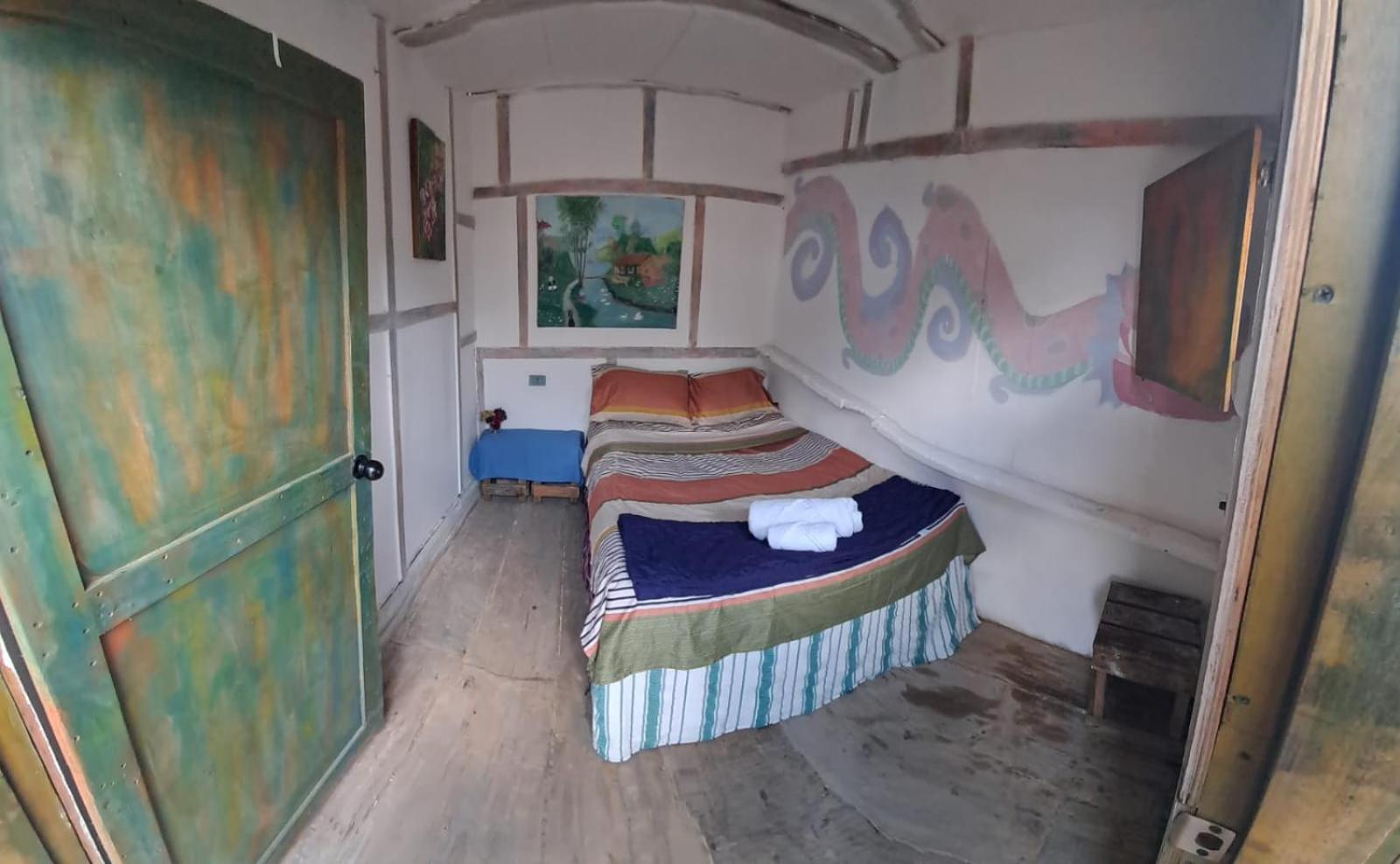 Kamazoztz Hostel And Travel Antigua Exterior photo